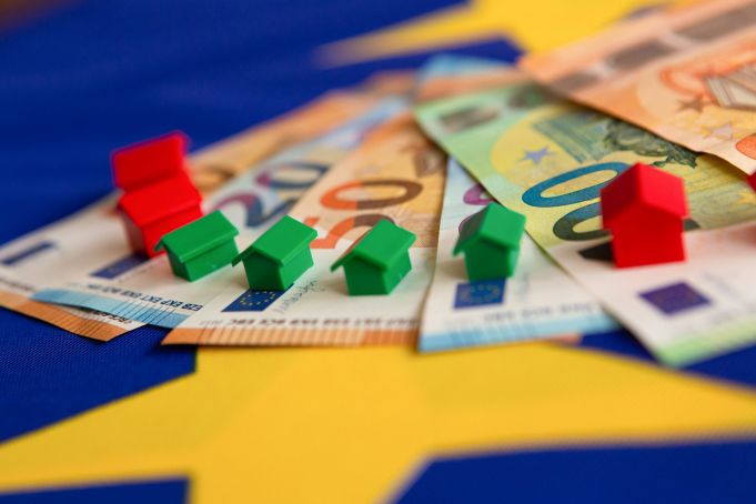 Politica de coeziune a Uniunii Europene, în prima linie a redresării: 34 de miliarde de euro au fost aprobate pentru regiuni şi oraşe în doar patru luni