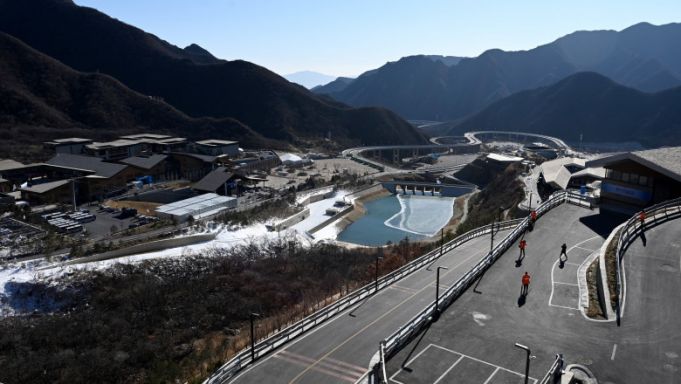 FOTO. Jocurile Olimpice de iarnă 2022 vor avea loc într-una dintre cele mai secetoase regiuni din China. Pârtiile depind de zăpada artificială