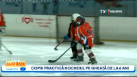 Hocheiul pe gheaţă, un sport cu priză la copiii din Republica Moldova