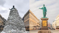 La nici 200 de km de Chişinău, un oraş întreg apără o statuie. Povestea monumentului din Odesa, învelit cu saci de nisip