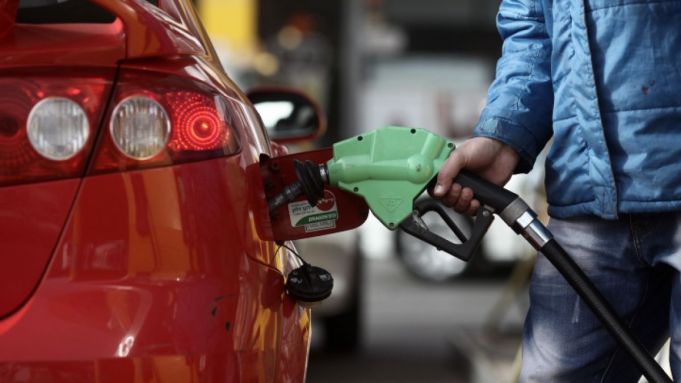 ANRE anunţă noile preţuri pentru benzină şi motorină