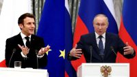 Macron spune că a încetat dialogul cu Putin după masacrele descoperite în Ucraina