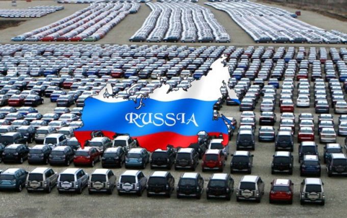După retragerea producătorilor occidentali, industria auto din Rusia se întoarce cu 30 de ani în timp