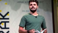 VIDEO. Cel mai vândut poet din Spania este un român