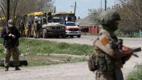 Trupele ruse evacuează cadavrele civililor din Mariupol în camioane cu inscripţia ''ajutor umanitar'' (funcţionar ucrainean)