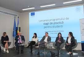 Oportunităţi pentru tineri: stagii de practică în instituţiile statului, graţie programului pilot de burse lansat de Uniunea Europeană în parteneriat cu Guvernul Republicii Moldova