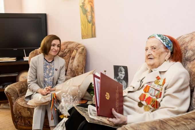 Preşedintele Maia Sandu a vizitat-o pe ultima supravieţuitoare din R. Moldova a asediului Leningradului