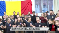 Reprezentanţii României şi cei ai R. Moldova la Eurovision au făcut hora la o şcoală de dans pentru copiii români din Torino